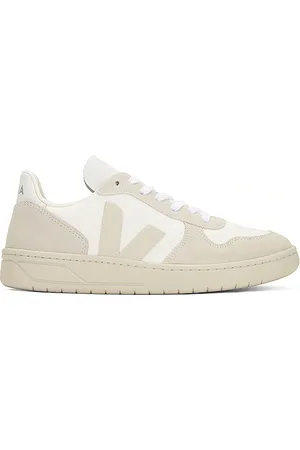 Veja V-10 Sneakers in . Size 41, 42, 43, 44.