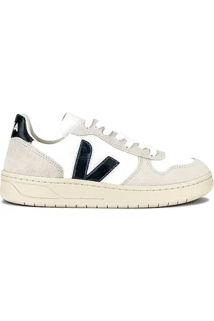 Veja V-10 Sneaker in . Size 36.