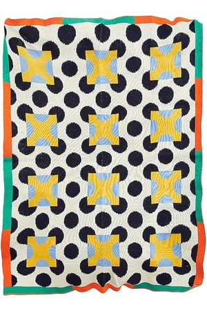 Dusen Dusen Dot Knit Throw in .