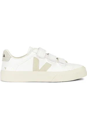 Veja Recife Sneaker in . Size 37, 40, 41.