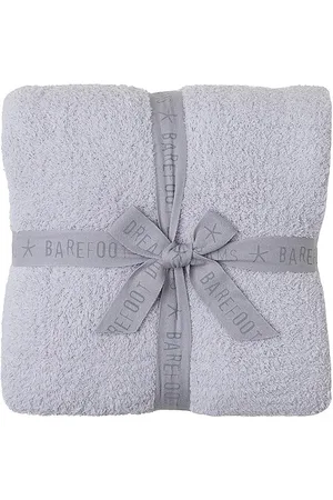 Barefoot Dreams CozyChic Throw in .