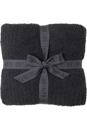 Barefoot Dreams CozyChic Throw in .