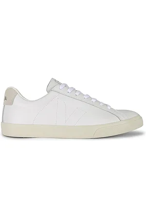 Veja Esplar Sneaker in . Size 40, 41, 42, 43, 44, 45.