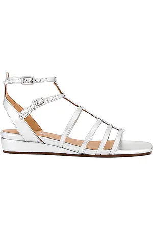 Seychelles Luxurious in . Size 7.5.