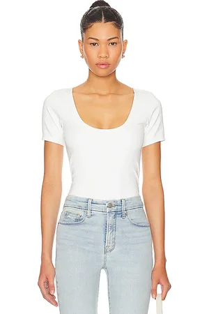 GOOD AMERICAN Scuba Scoop Crop Tee in . Size M.