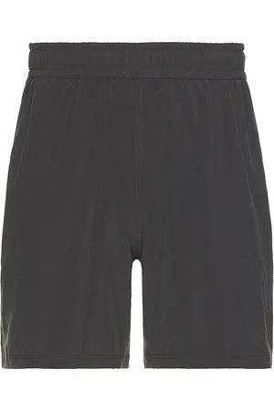 Beyond Yoga Pivotal Performance Short Unlined in . Size M, S, XL/1X.