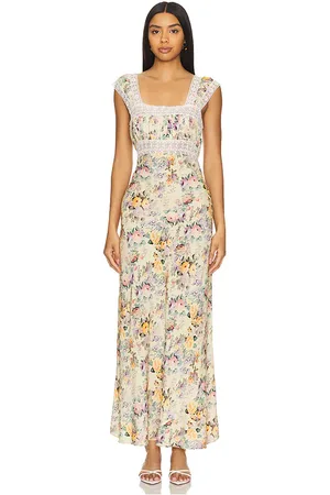 Selkie The Veronica Slip Dress in . Size 6X, L, M, XL.