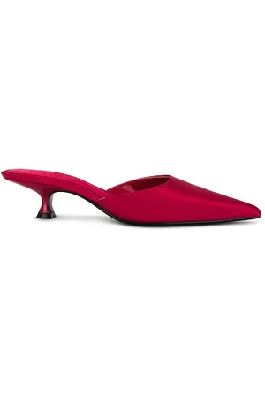 Femme LA St. Honore Slipper in . Size 7.