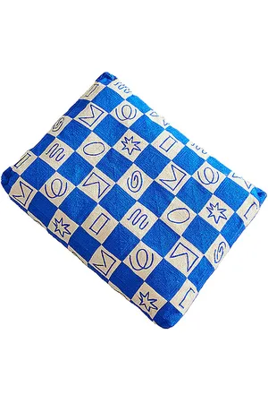 Dusen Dusen Tile Embroidered Dog Bed in .