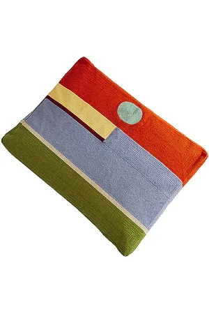 Dusen Dusen Desert Embroidered Dog Bed in .