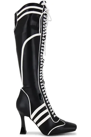 Nii hai Boxer Boots in Black,White. Size 37, 38, 39, 40, 41.