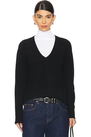 Vince Weekend V Neck Sweater in . Size XS.