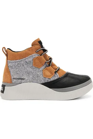sorel Out n About Boot in . Size 6.5, 7, 8, 8.5, 9.