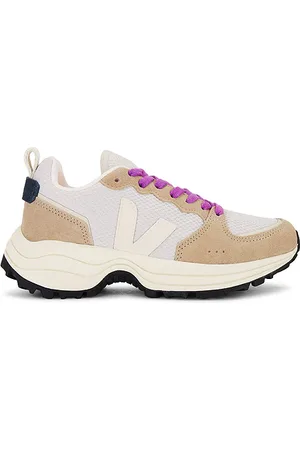 Veja Venturi II Sneaker in . Size 37, 39, 40, 41.