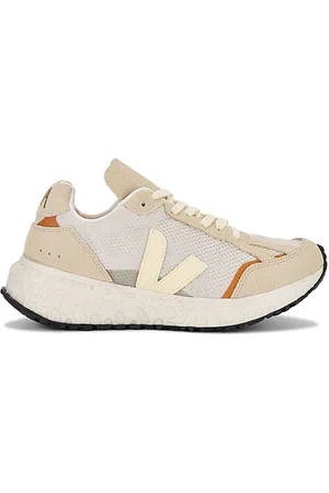 Veja Condor Royale Sneaker in . Size 37, 38, 39, 40, 41.