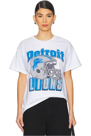 Junk Food Lions Throwback Helmut Tee in . Size S, XL/1X.