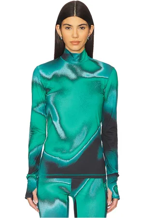 Aztech Next To Skin Top in . Size M, S.
