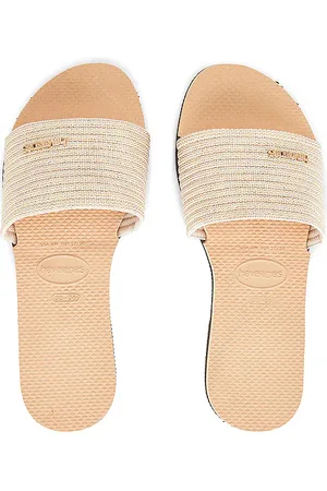 Havaianas You Malta Metallic Sandal in . Size US 11/12/ BRZ 41-42, US 5/6/ BRZ 35-36, US 7/8/ BRZ 37-38, US 9/10/ BRZ 39-40.