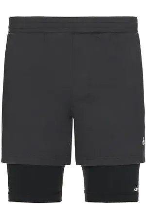 alo Conquer React 2 in 1 Performance Short in . Size XL/1X.