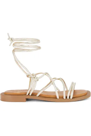 Seychelles Lilac Two in . Size 6, 6.5, 8.5, 9.5.