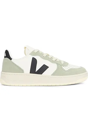 Veja V-10 Sneaker in . Size 36, 37, 38, 39, 40, 41.