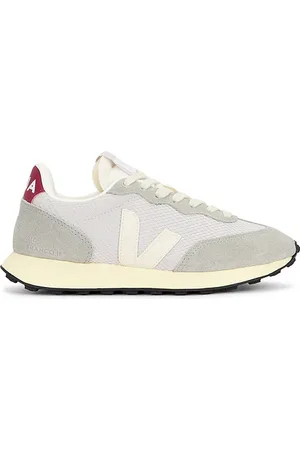 Veja Rio Branco II Sneaker in . Size 37, 38, 39, 40, 41.