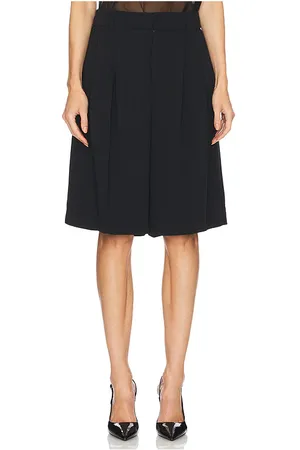 GOOD AMERICAN Luxe Suiting Long Shorts in . Size 00, 10, 12, 14, 18, 20, 22, 24, 6, 8.