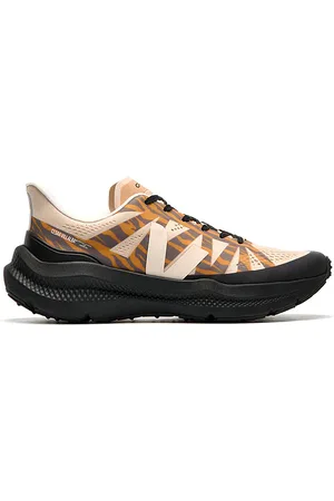 Veja X Cesar Villalba Condor 3 Advanced Sneakers in . Size 42, 43, 44, 45.