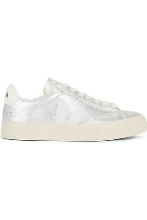 Veja Campo Sneaker in . Size 36, 37, 38, 39.