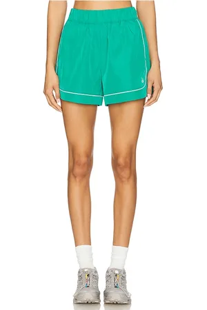 alo Motivate Track Short in . Size S, XS.