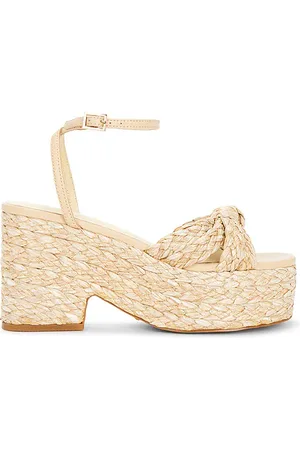 Raye Lin Sandal in . Size 9.