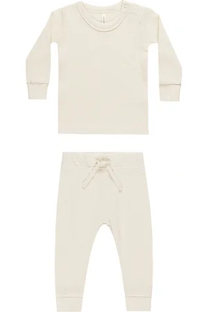 Quincy Mae Kids Waffle Top & Pant Set in . Size 2-3yr, 4-5yr.