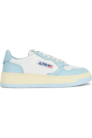 Autry Medalist Sneaker in . Size 36, 37, 38, 39.