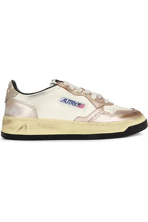 Autry Medalist Sneaker in . Size 36, 37, 38, 39, 40, 41, 42.