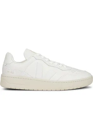 Veja V-90 Sneakers in . Size 41, 42, 43, 44, 45.