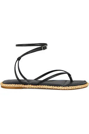 Dolce Vita Cove Sandal in . Size 6, 6.5, 7, 7.5, 8, 8.5, 9, 9.5.