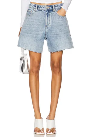 SER.O.YA Sabrina Boyfriend Short in . Size 24, 25, 26, 27, 28, 29, 30.