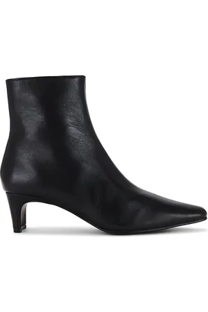 Steve Madden Delvie Boot in . Size 8.5.