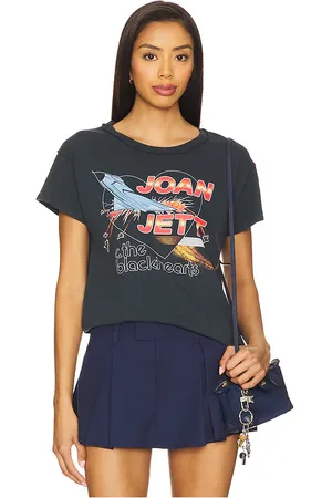 DAYDREAMER Joan Jett Fighter Reverse Girlfriend Tee in . Size M, S, XL, XS.