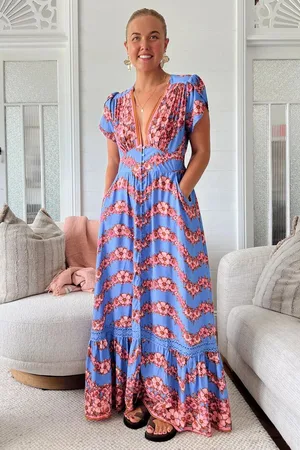 Jaase Tabitha Maxi Dress: A Line Cap Sleeve Dress in Little Flowers Print