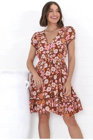 Jaase Lizzie Mini Dress: Butterfly Cap Sleeve Button Down Dress with Pockets in Pixie Print