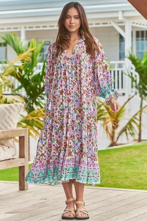 Jaase Briana Midi Dress: Frill Collar Oversized Buttoned Dress with Waist Tie and Frill Splicing in Field Day Print