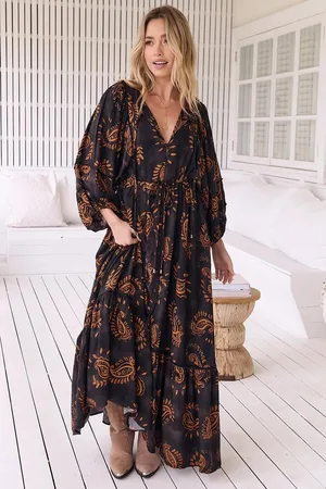 Jaase Catalonia Maxi Dress: Batwing Sleeve Button Down Smock Dress in Milan Print