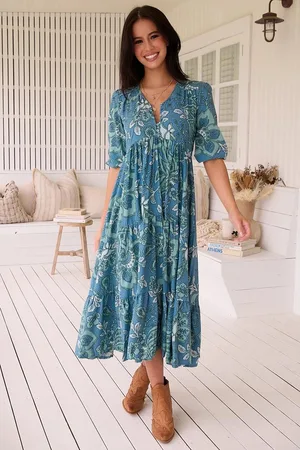 Jaase Eve Midi Dress: V Neck Tiered Dress with Option Waist Tie in Serenade Print
