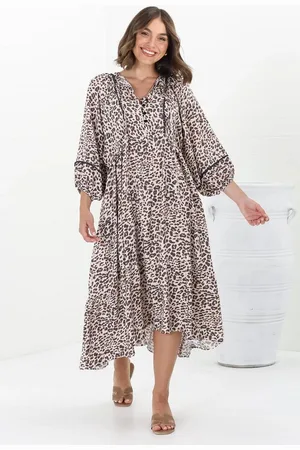 Salty Crush Kamali Midi Dress - Batwing Sleeve Smock Dress with Lace Detailing in Perrie Print Beige