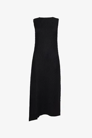 Issey Miyake Sleeveless Asymmetric-hem Knitted Midi Dress