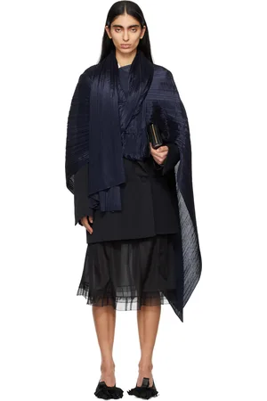 PLEATS PLEASE ISSEY MIYAKE Navy Madame-T February Stole