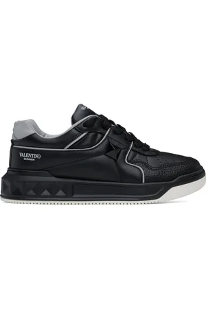 VALENTINO GARAVANI Black & Gray One Stud Low-Top Nappa Sneakers