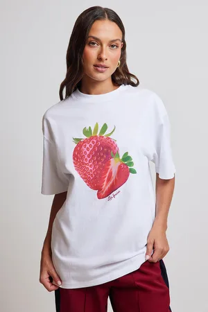 Stylerunner Strawberry Short Sleeve Tee