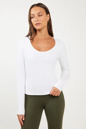 Stylerunner Dynamic V Neck Long Sleeve Tee